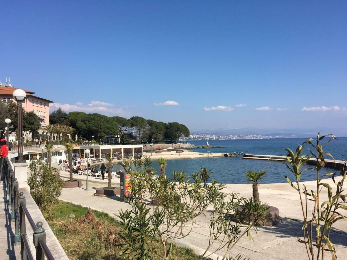 Apartment Andreja, Opatija City Center Екстериор снимка