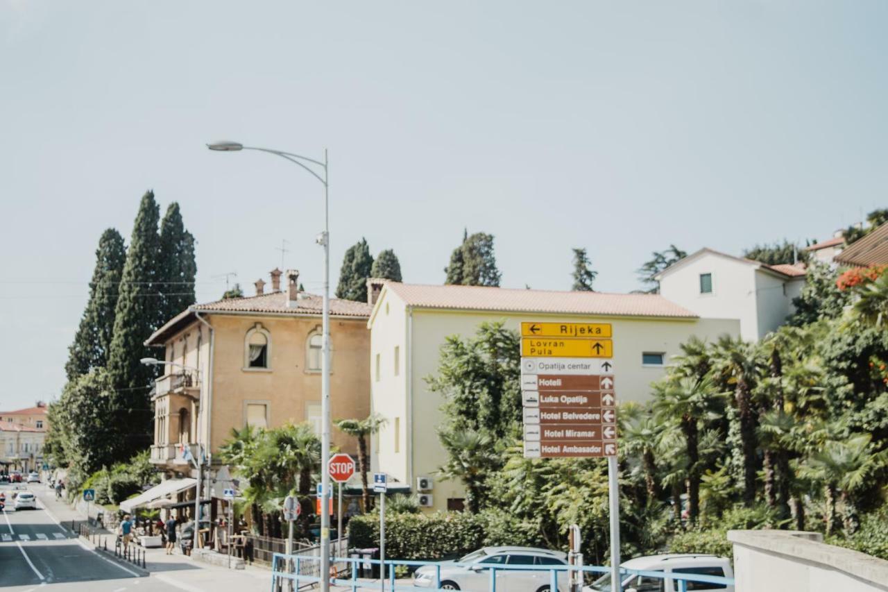 Apartment Andreja, Opatija City Center Екстериор снимка